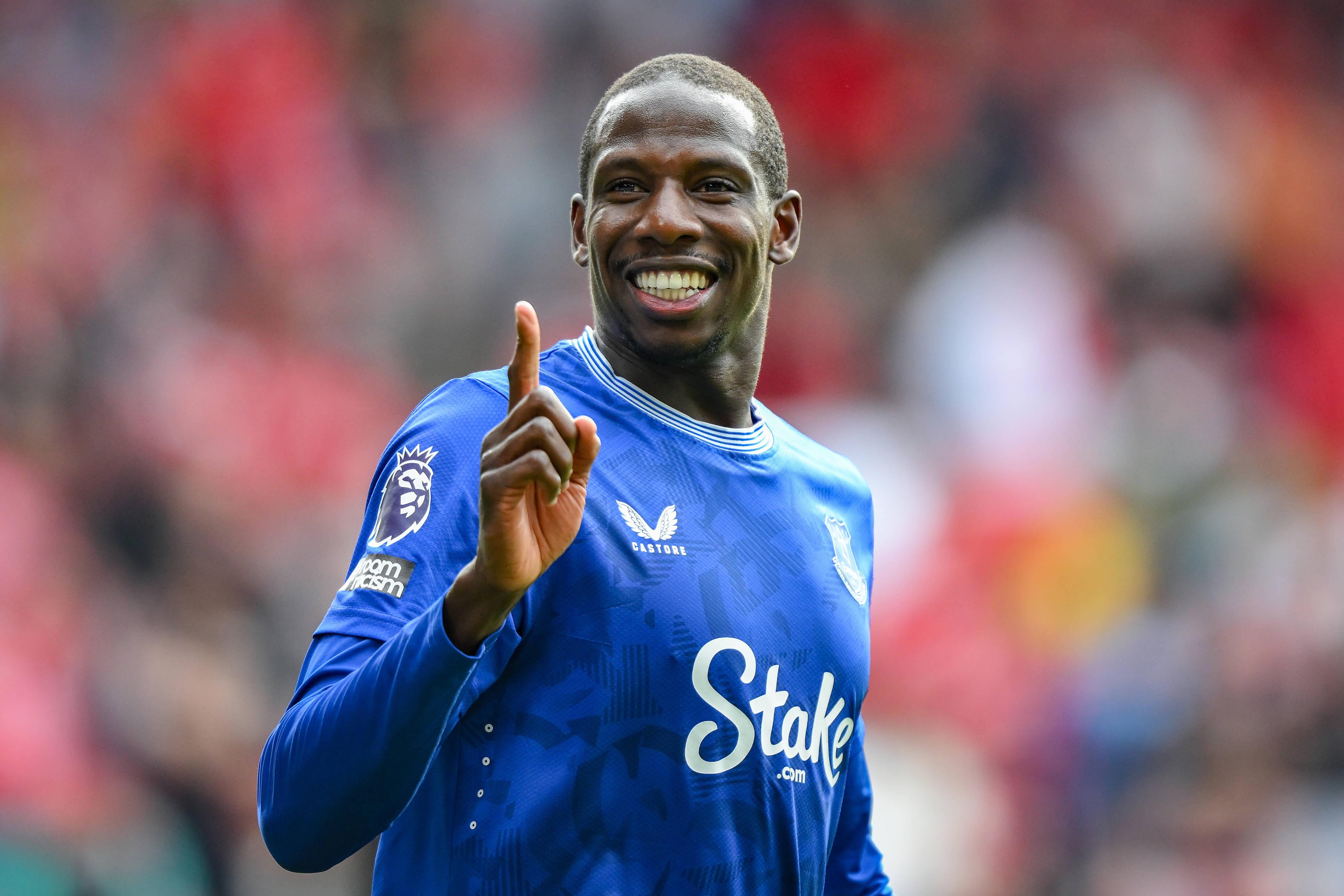 Abdoulaye Doucouré, médio francês ex-NEOM. Valor de mercado: 5 milhões de euros