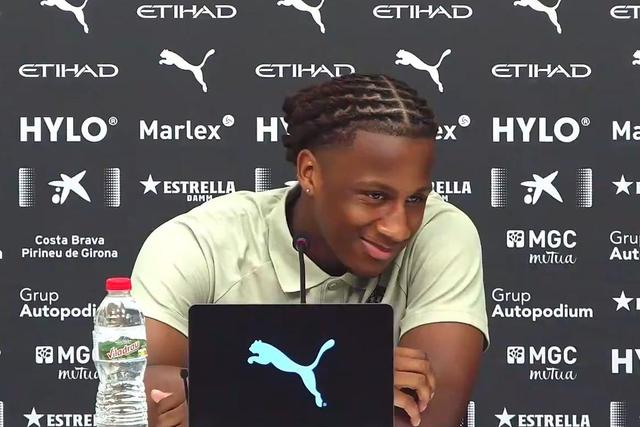 Mauro Furtado apresentado no Girona