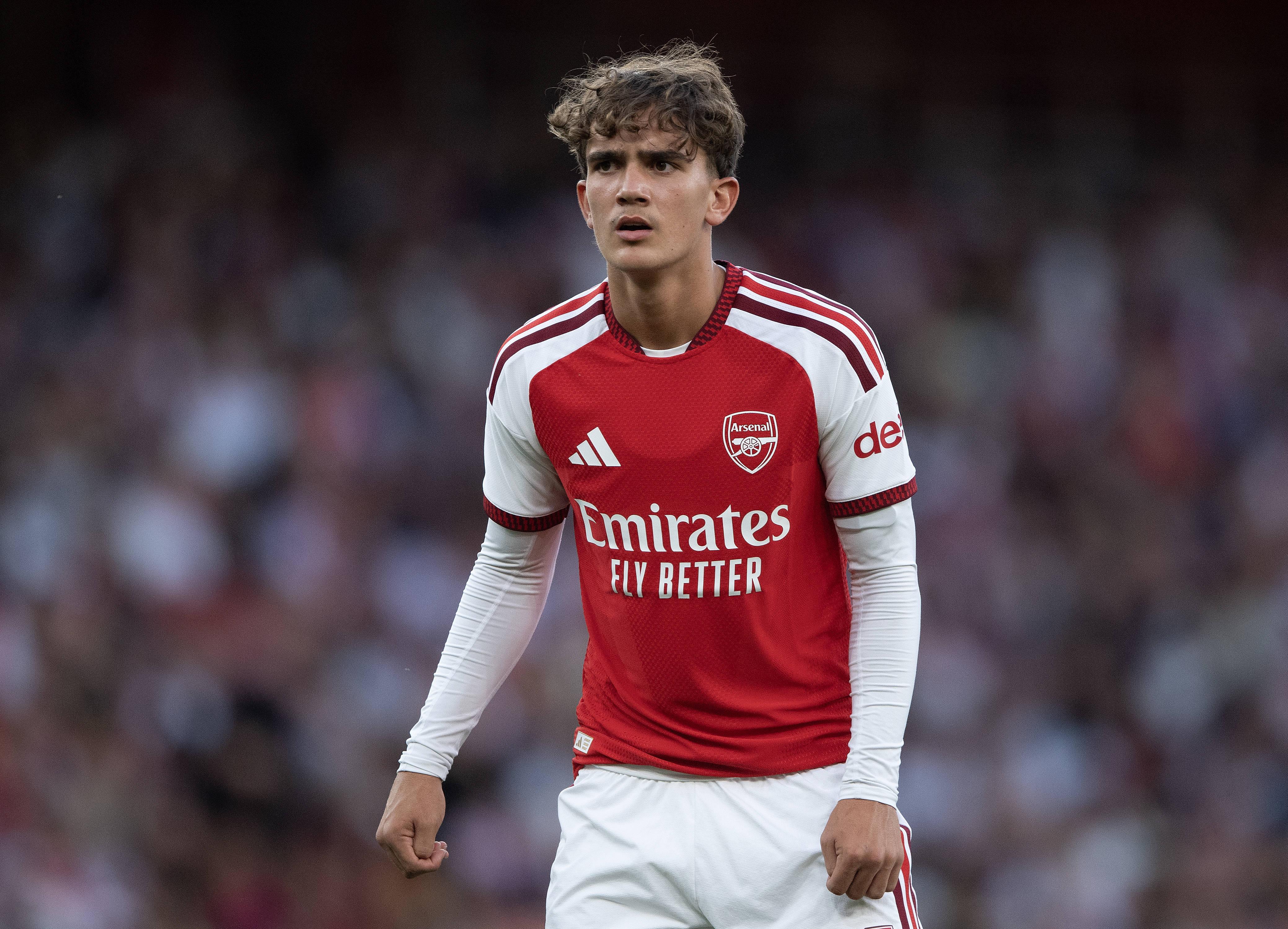 Max Dowman, de 16 anos, já se sagrou campeão da Premier League e teve alguns minutos na época passada, incluindo a titular, mas procura afirmar-se de vez na equipa - Foto: Imago