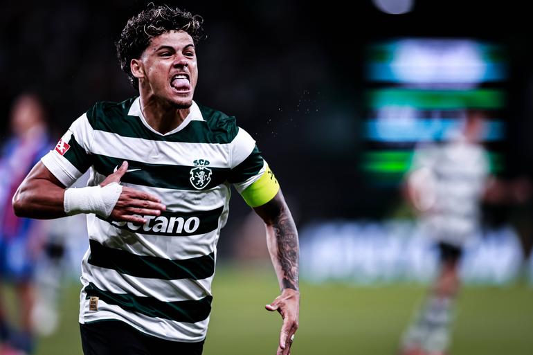 Raça de Maxi Araújo garantida no lado esquerdo da defesa - Foto: IMAGO