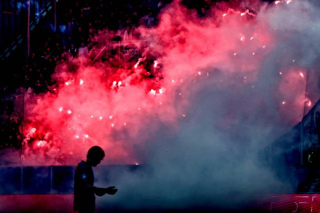 Pirotecnia lançada no  Cambuur- Feyenoord