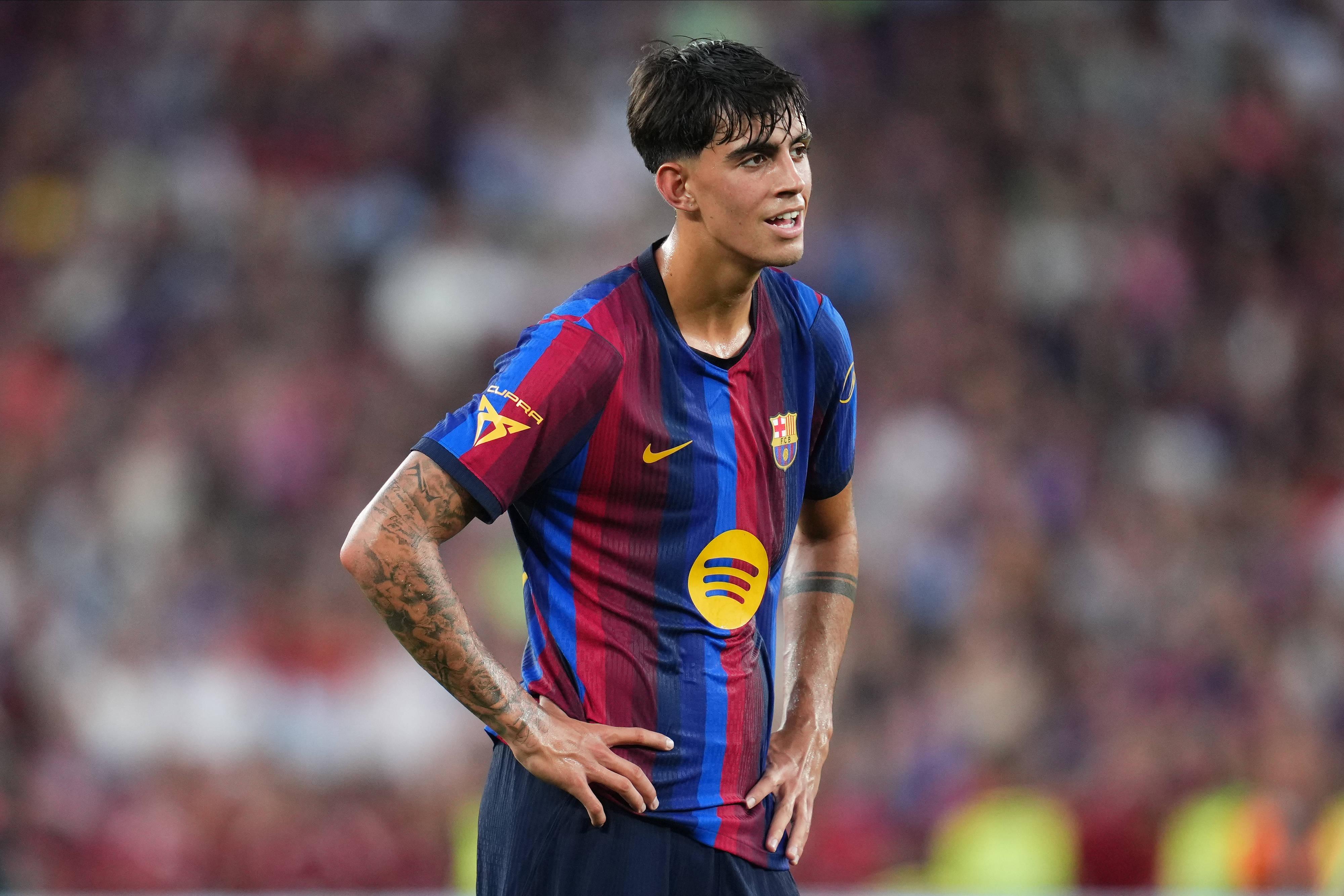 Marc Bernal é um dos talentos mais promissores na La Masia e é apontado como o sucessor de Busquets, tendo sido importante na época passada, até com golos na Champions, mas agora chegou... Rodri - Foto: Imago