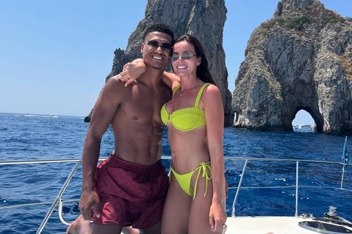 Ellie Alderson é a mulher de Ollie Watkins