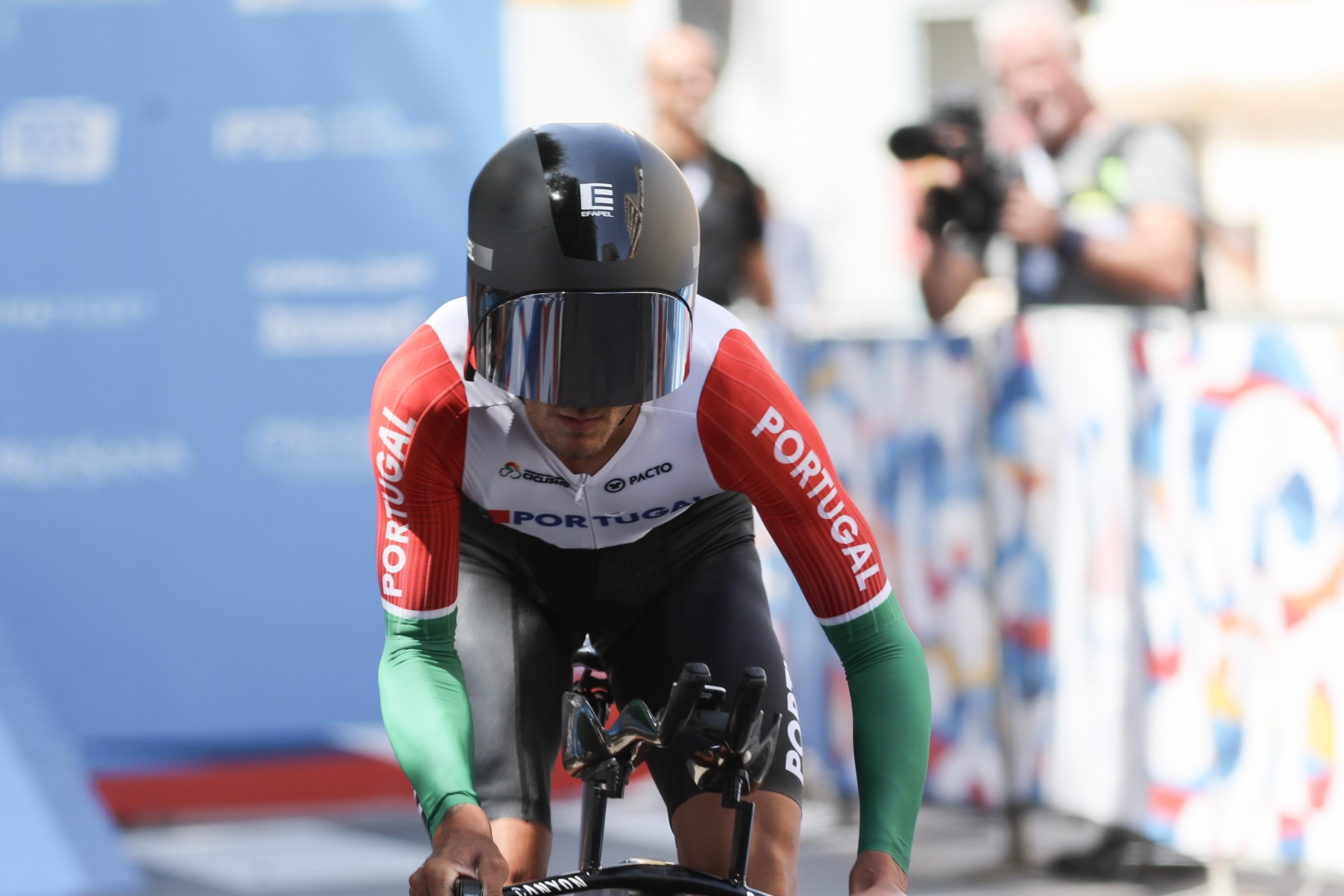 Tiago Antunes durante a prova de contrarrelógio em Taranto 2026, há três dias, em que conquistou a medalha de ouro
