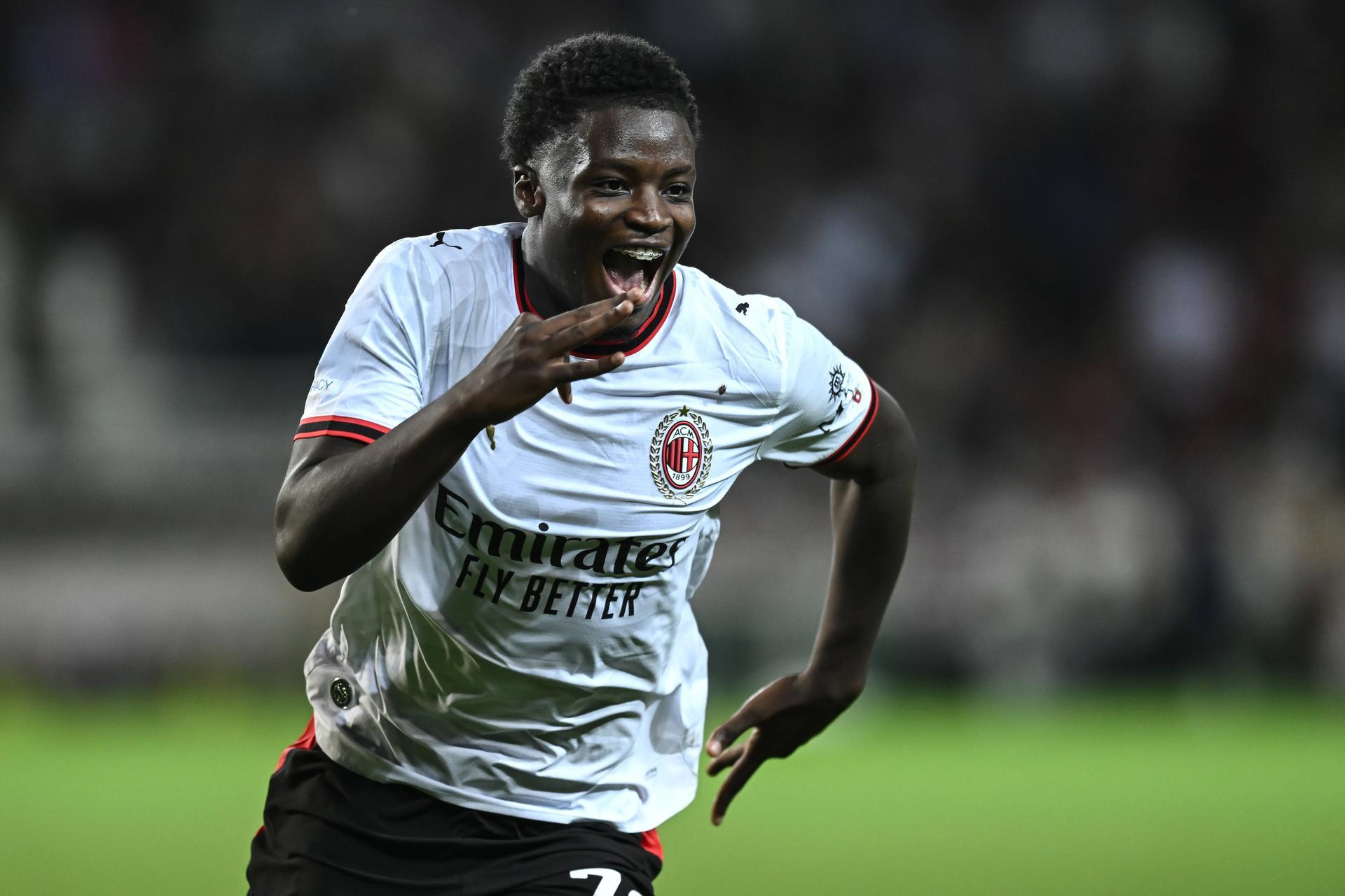 Alphadjo Cissè, avançado italiano de 18 anos, terminou empréstimo ao Catanzaro e foi recebido por Amorim de braços abertos. Na estreia, marcou o 2-0 do Milan ao Torino - Foto: Imago