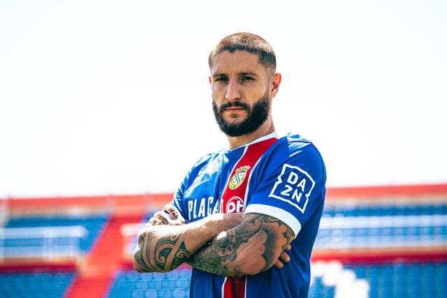 Zé Rafael construiu um grande currículo no Brasil, nomeadamente ao serviço do Palmeiras, e agora reforça o Alverca — Foto: Alverca