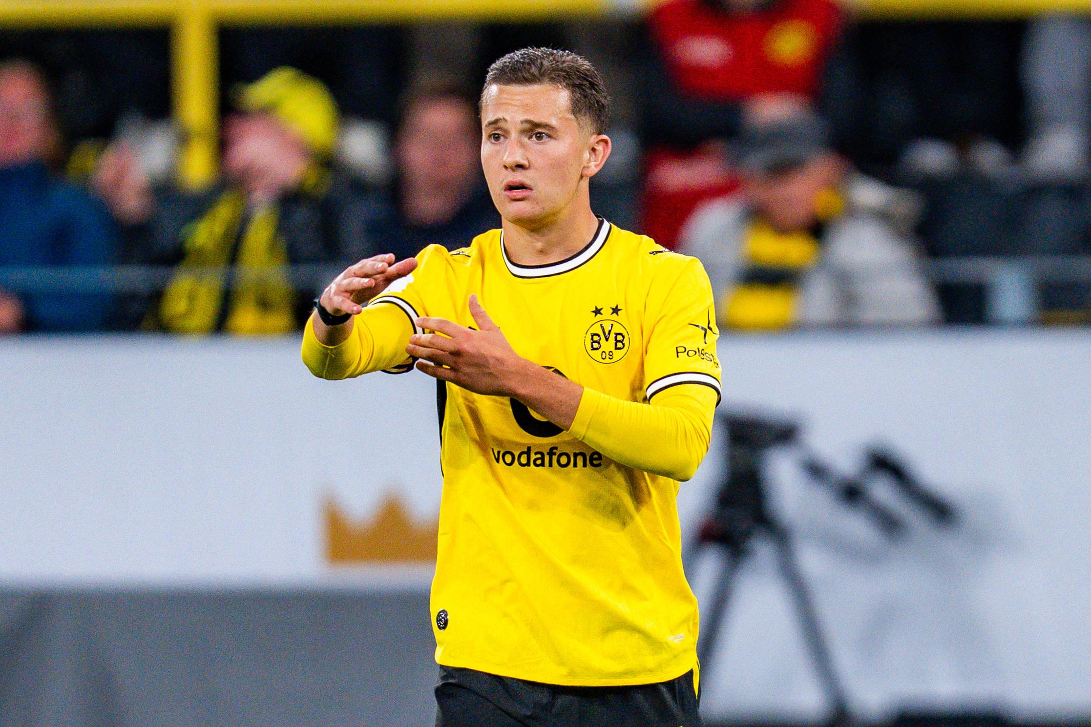 Konstantinos Karetsas, extremo grego de 18 anos, foi uma das figuras da liga belga ao serviço do Genk, no qual foi formado, e custou 30 milhões de euros ao Dortmund. Amorim também o queria no Milan - Foto: Imago