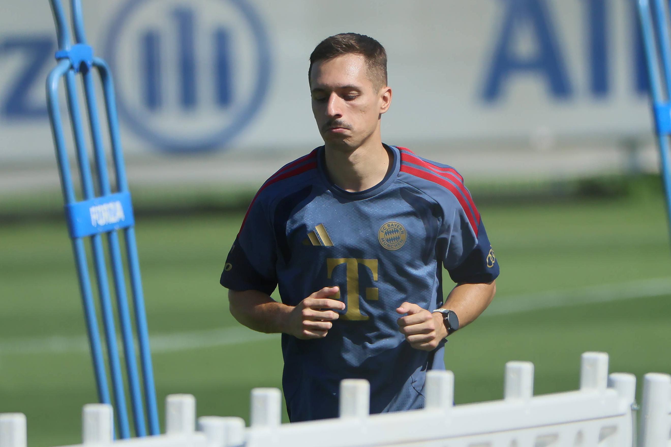 Bryan Zaragoza tem treinado à parte no Bayern