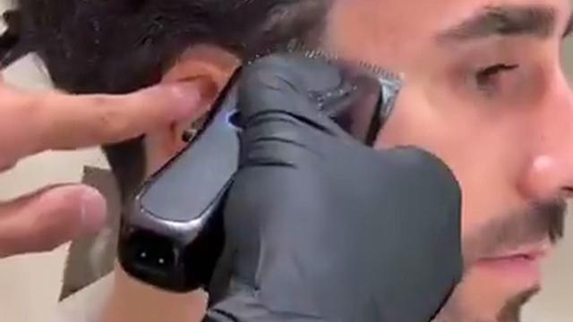 Cucurella visitou barbeiro, mas não foi tão radical como Haaland