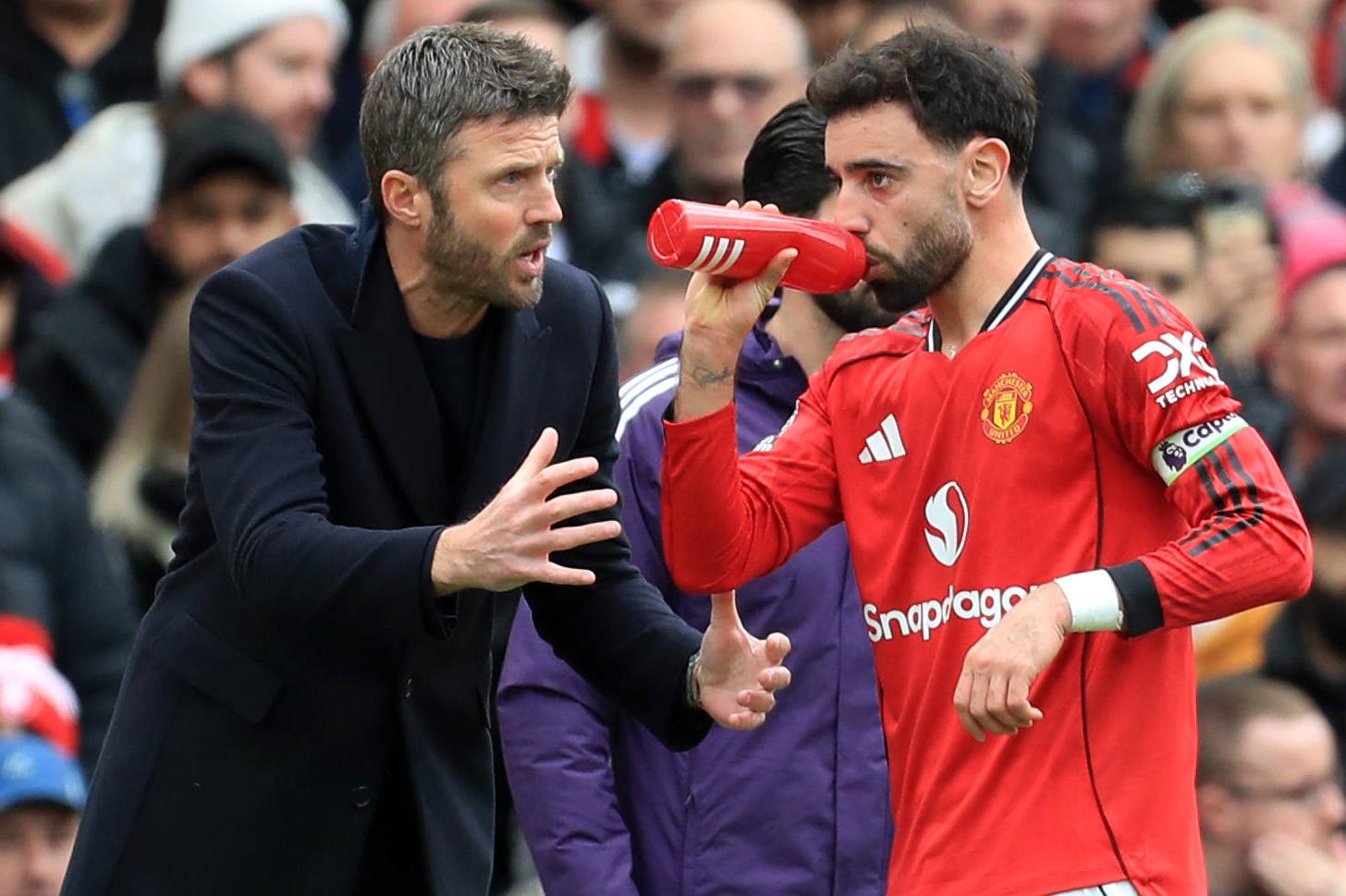 Michael Carrick e Bruno Fernandes - foto: IMAGO