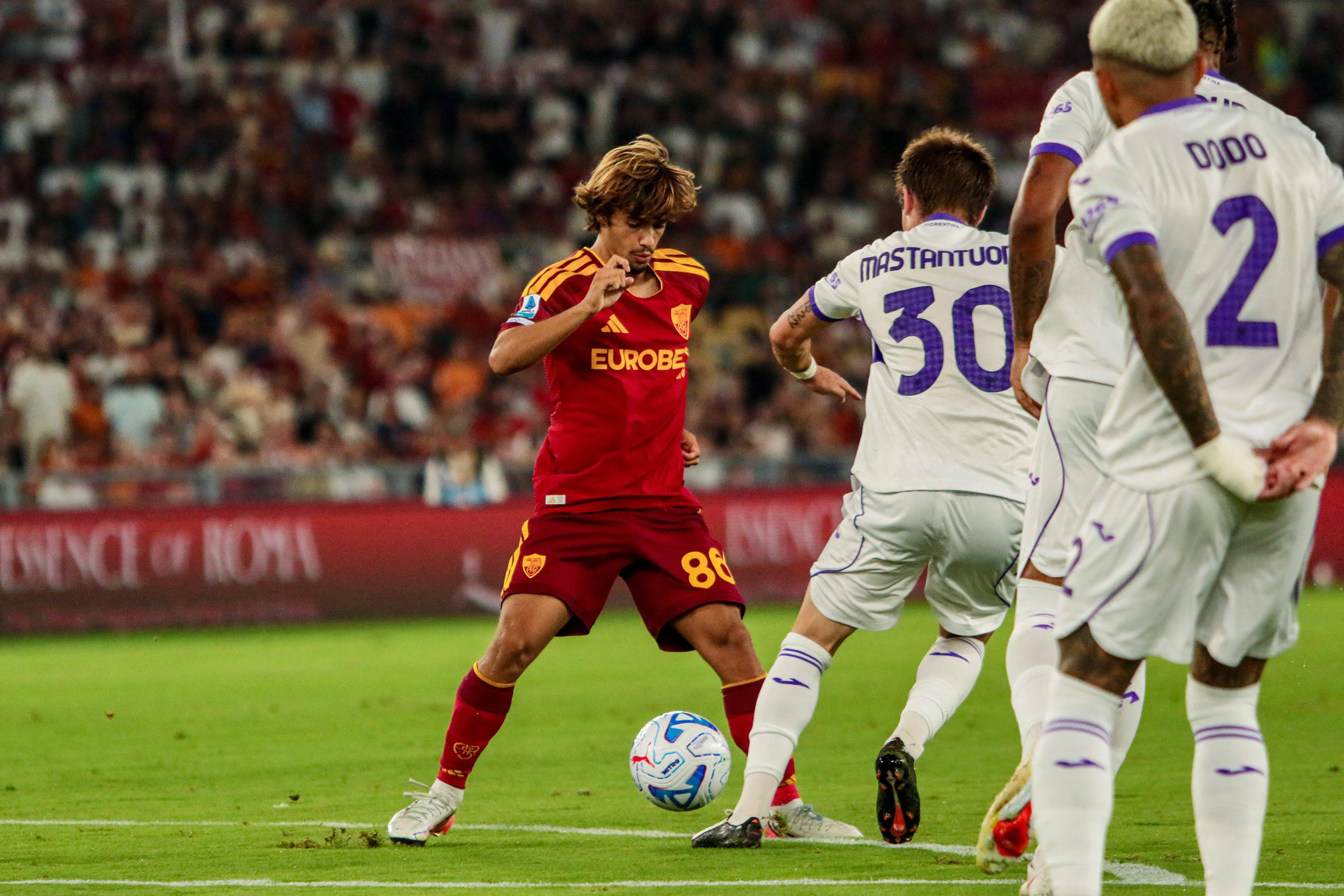 Rodrigo Mora estreou-se a titular pela Roma frente à Fiorentina (4-0) - foto: IMAGO
