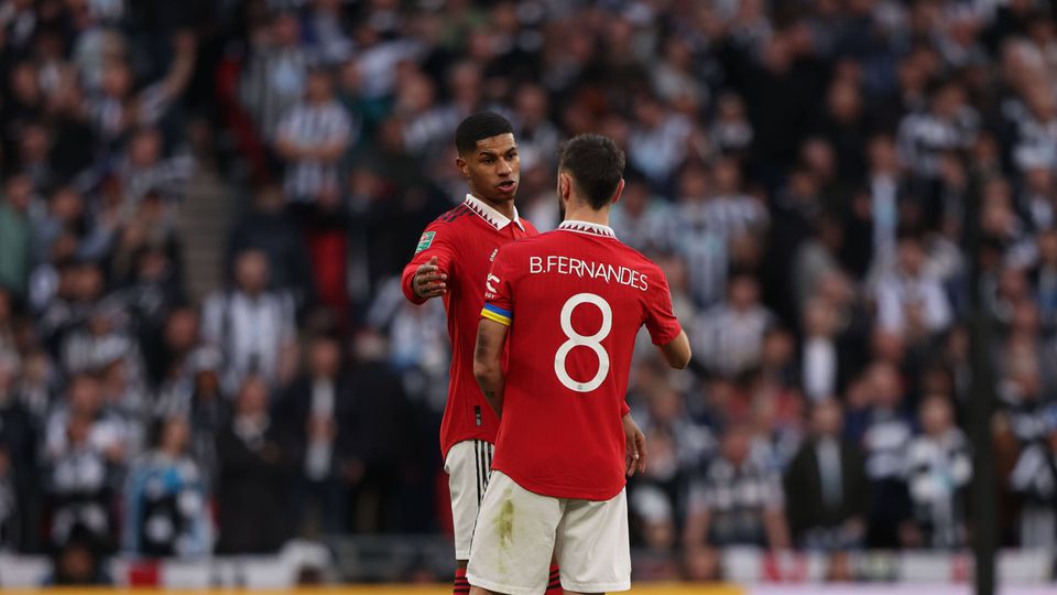 Rashford teve acidente após jogo com Burnley e Bruno Fernandes parou para ajudar