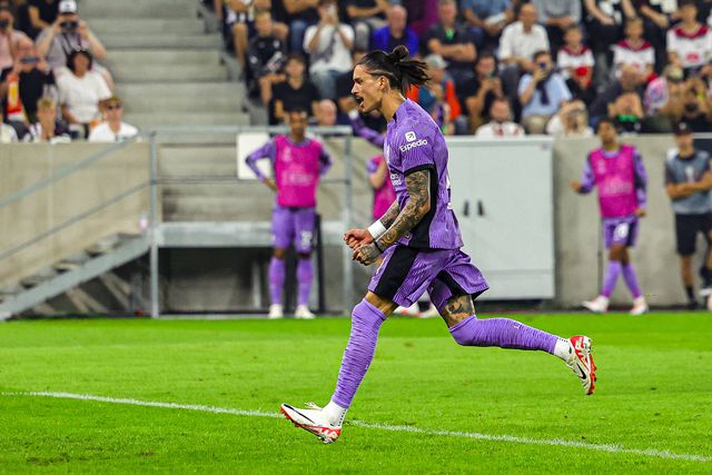 Van Dijk rendido a Darwin: «Agora, já todos viram o potencial e qualidade que tem»