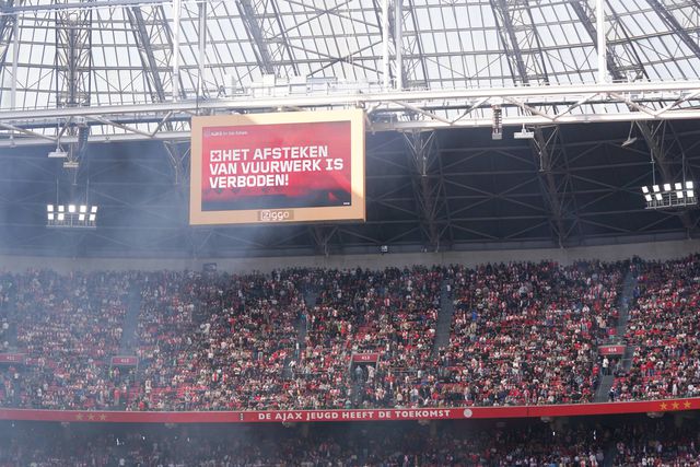 Ajax-Feyenoord suspenso com os de Roterdão a vencer por 3-0