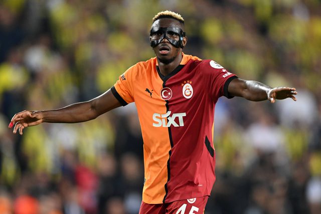 Galatasaray garante Osimhen até ao final da época