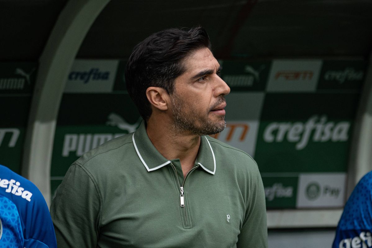 Abel Ferreira julgado devido a gesto obsceno