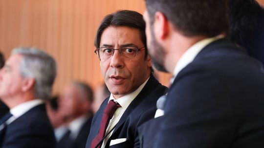 Rui Costa explica as comissões no mercado do Benfica