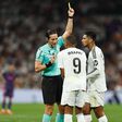 Árbitro do Real Madrid-Espanhol acusou Mbappé de «falta de respeito»