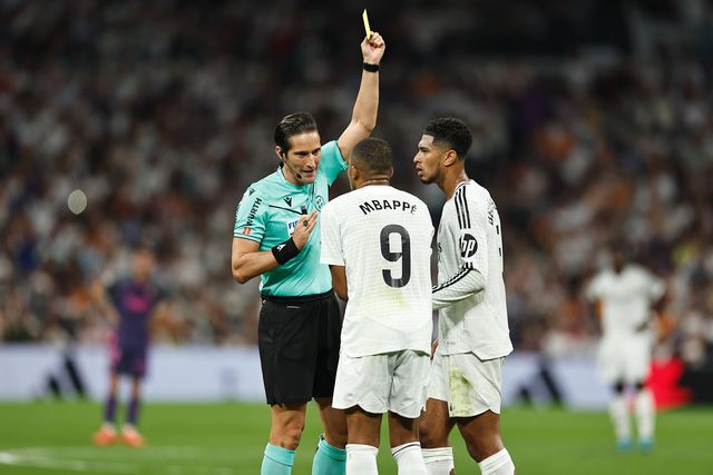 Árbitro do Real Madrid-Espanhol acusou Mbappé de «falta de respeito»