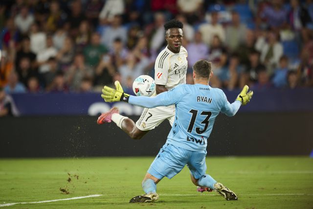 Vinícius Jr. explica golo de trivela e revela quem lho ensinou