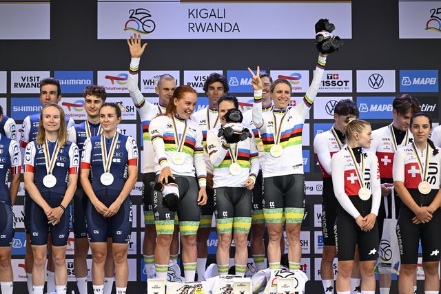 Austrália revalida título mundial de estafeta mista