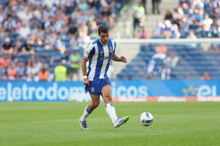Potencial regresso à direita: o onze provável do FC Porto para a estreia na Liga Europa