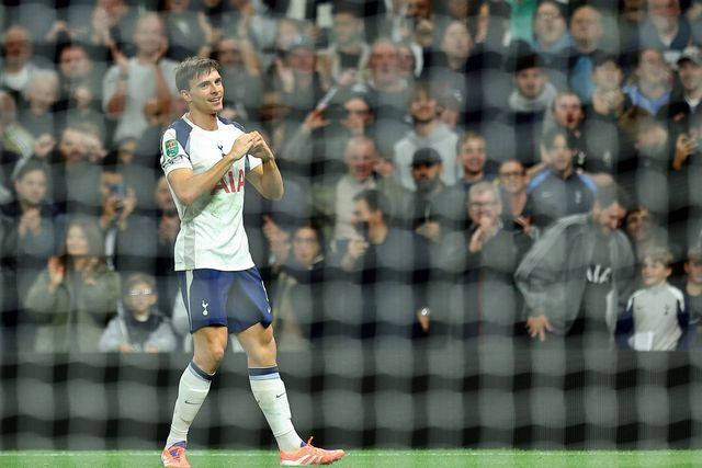 João Palhinha a celebrar o seu segundo golo pelo Tottenham