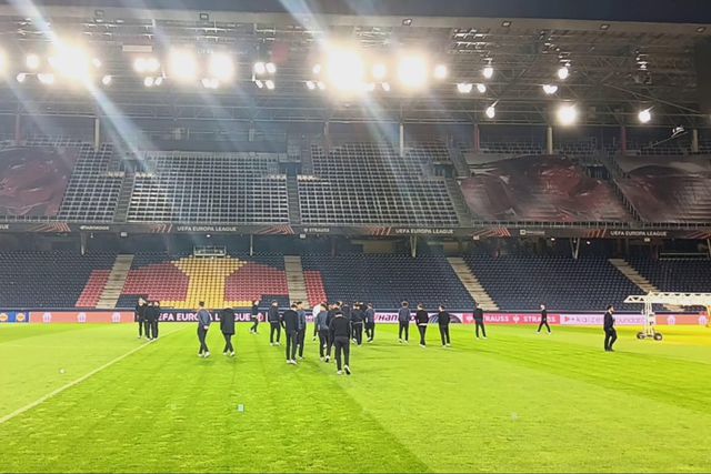 FC Porto na Áustria: jogadores pisam relvado do Stadion Salzburg (vídeo)