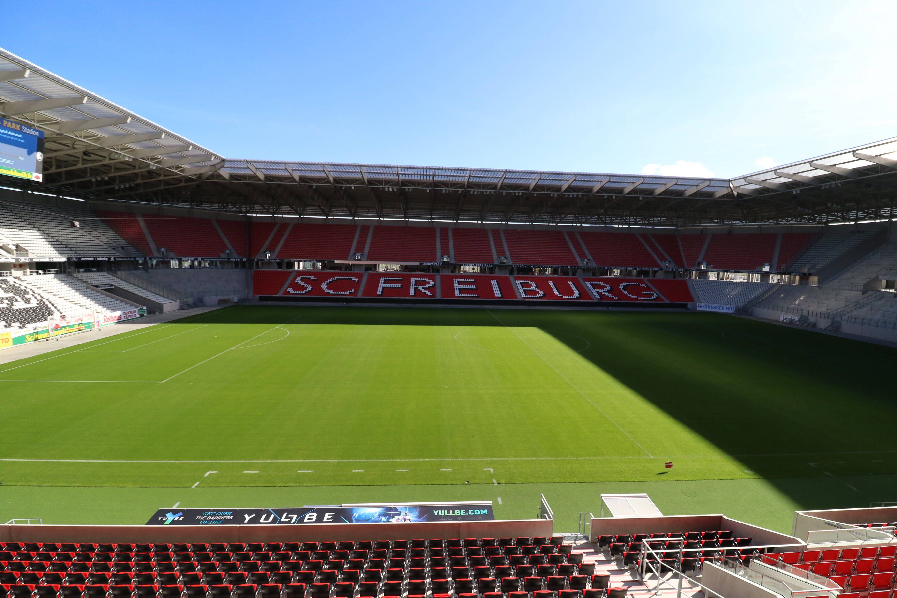 Estádio Wolfswinkel, conhecido como Europa-Park, em Friburgo: 34700