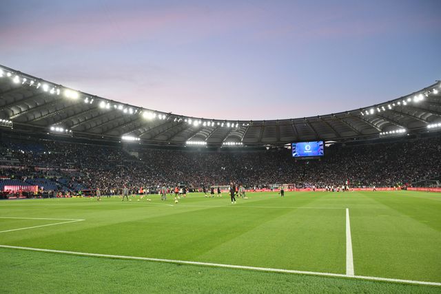 Estádio Olímpico de Roma: capacidade para 70600 pessoas