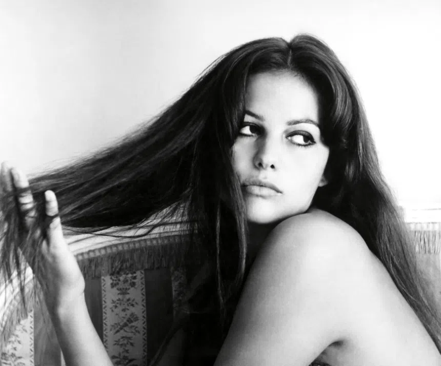 Claudia Cardinale: silêncio! Cortina final, ACTRIZ!