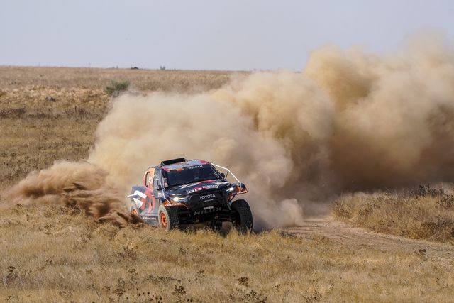 Lategan e armada Toyota dominam 1.ª etapa do Rally Raid Portugal