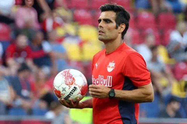 Esteve no dia um de Diogo Costa no FC Porto, esta noite será rival