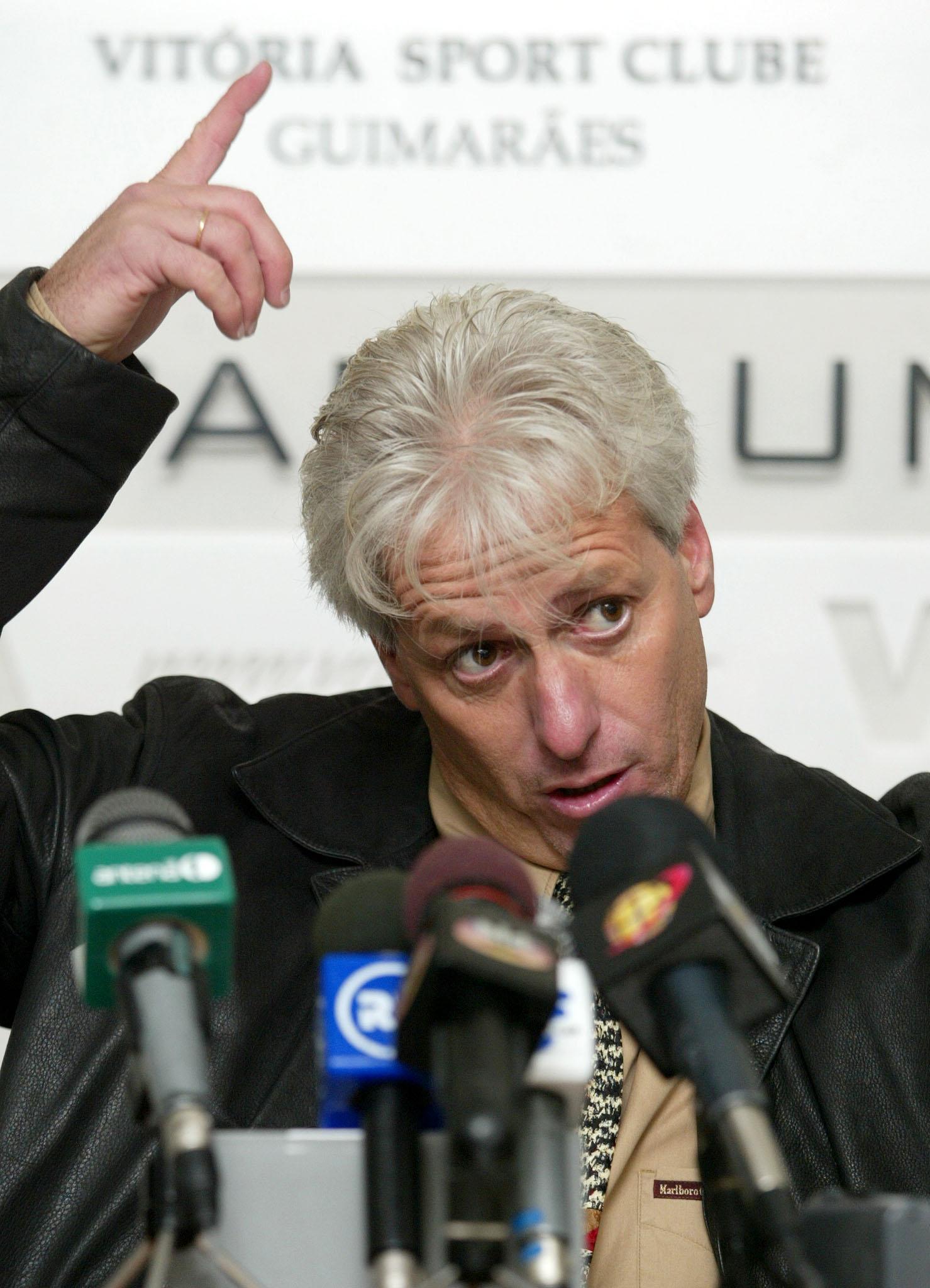 Primeiro jogo de Jorge Jesus ao comando do Vitória de Guimarães acabou num empate (1-1) com o Paços de Ferreira, na Liga, a 12 de dezembro de 2003 - Foto: A BOLA