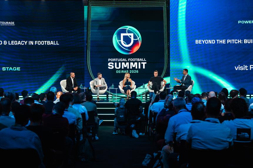 Roberto Carlos e Júlio César foram oradores no Portugal Football Summit - Foto: André Carvalho