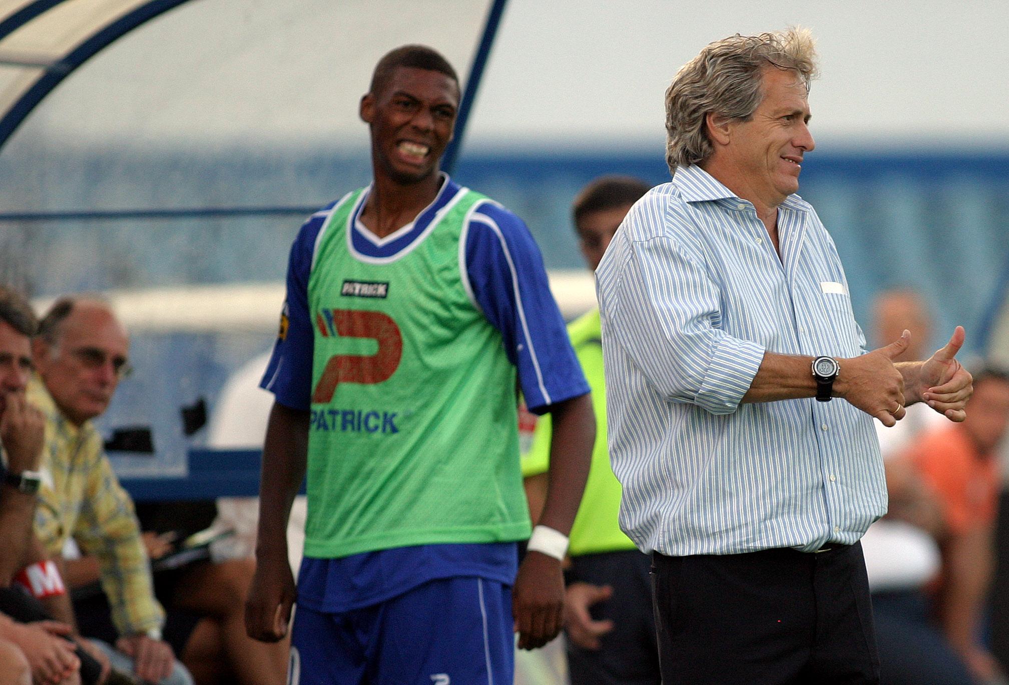 Triunfo por 2-0 sobre o Vitória de Setúbal, na Liga, a 10 de setembro de 2006, marcou a estreia de Jorge Jesus na liderança técnica do Belenenses - Foto: A BOLA/Gonçalo Lobo Pinheiro