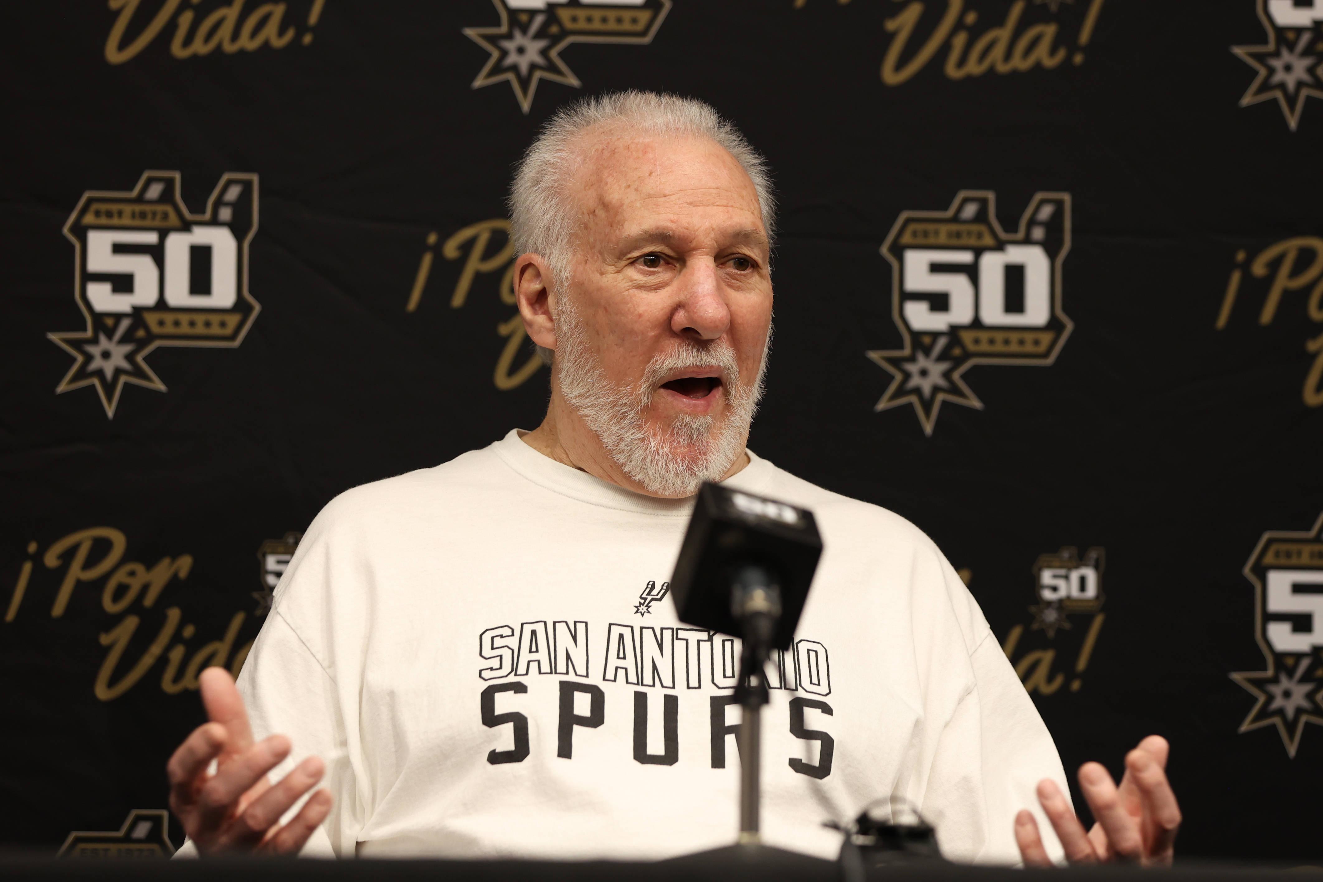 Gregg Popovich deixou o cargo de treinador dos Spurs  após 29 épocas depois de ter sofrido um ligeiro AVC pouco antes de um jogo      Fotografia Imago