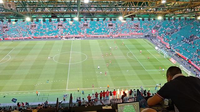 Loucura após entrada de CR7 no relvado