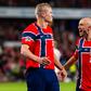 Aursnes celebra com Haaland, novamente o melhor em campo - Foto: Marius Simensen/IMAGO