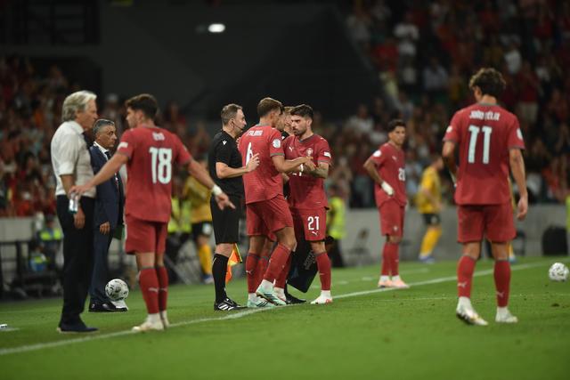 O momento em que Palhinha substitui Rúben Neves