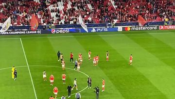 Assobios e alguns lenços brancos após novo desaire europeu do Benfica (vídeo)