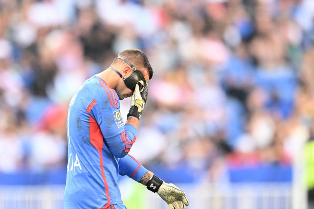 Anthony Lopes jogou lesionado contra o Clermont