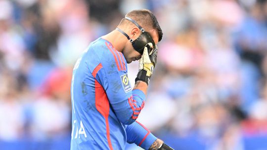 Anthony Lopes jogou lesionado contra o Clermont