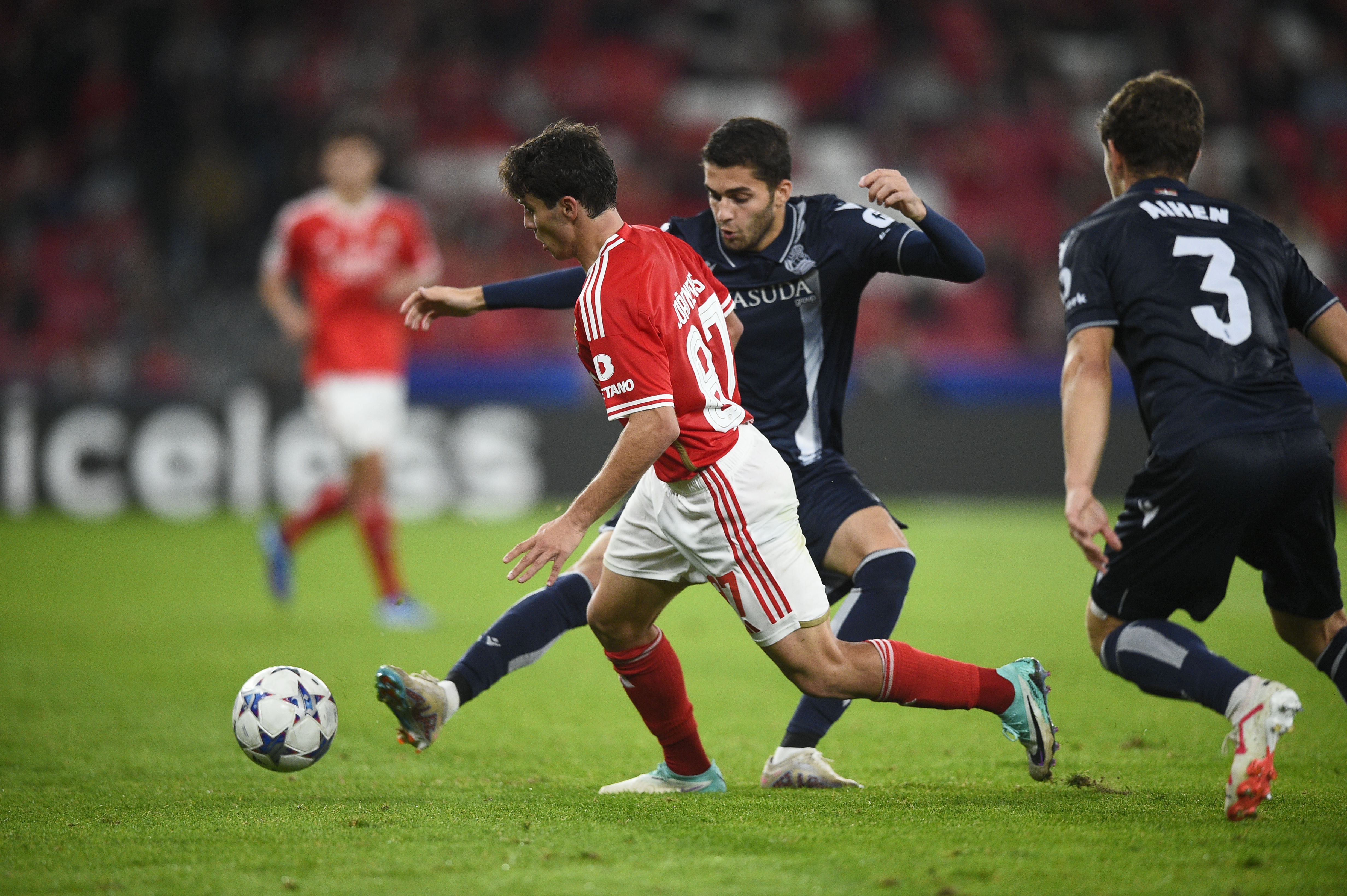 João Neves: “Liga Europa? Não, não, nada disso, vamos continuar a