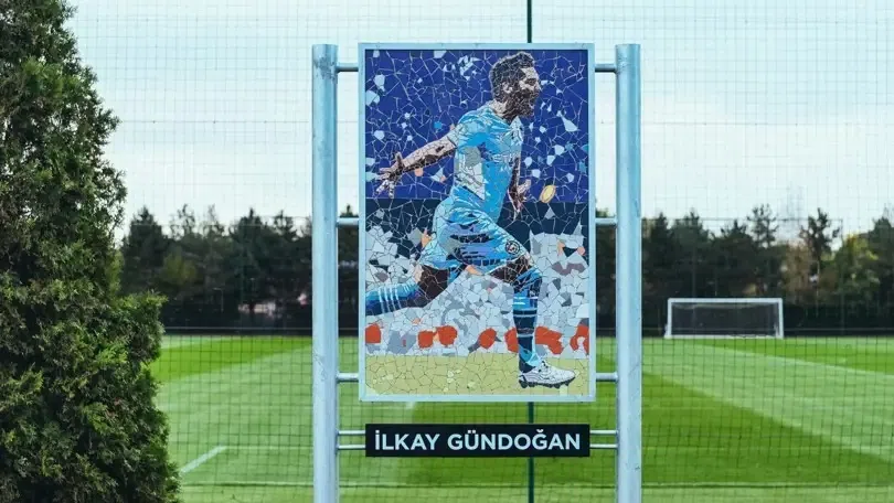 Manchester City eterniza Gundogan no centro de estágio