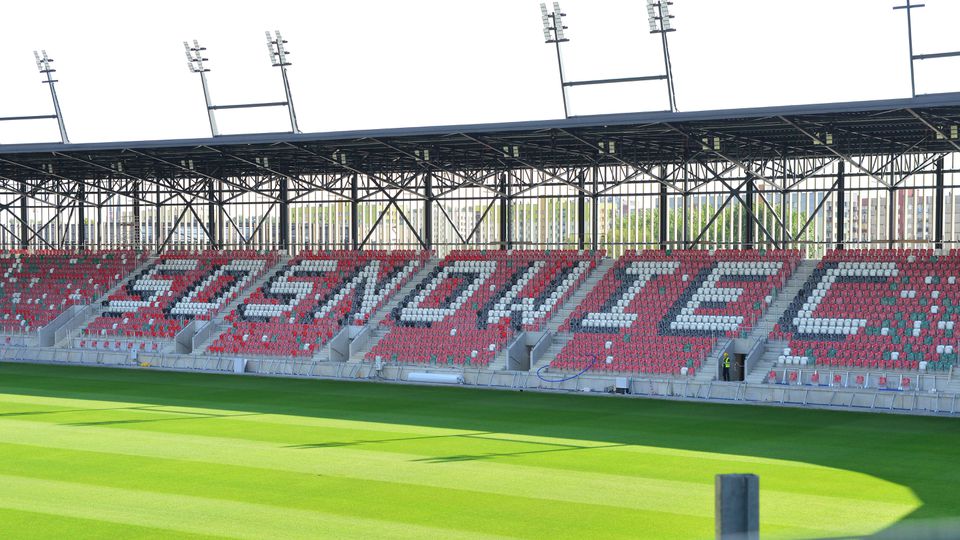 Relvado do palco do jogo com o Raków foi alvo de bactéria fúngica