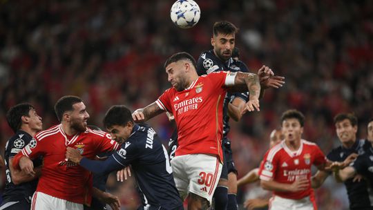 Os destaques do Benfica: Otamendi resiste em luta de sobrevivência