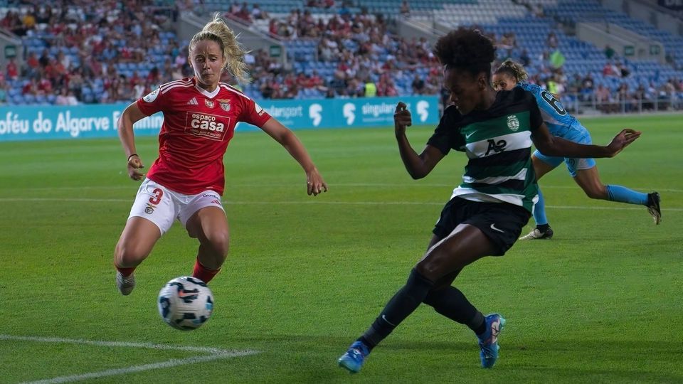 Profissionalizar o futebol feminino!