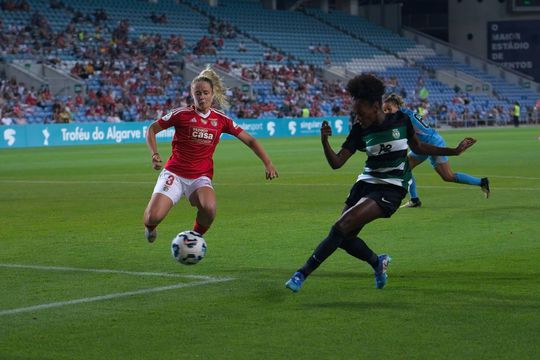 Profissionalizar o futebol feminino!