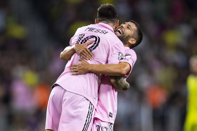 Messi despede-se de Alba: «Quem me vai passar a bola para trás agora?»